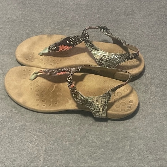 VIONIC ankle strap thong size 8 snakeskin look - Picture 2 of 9